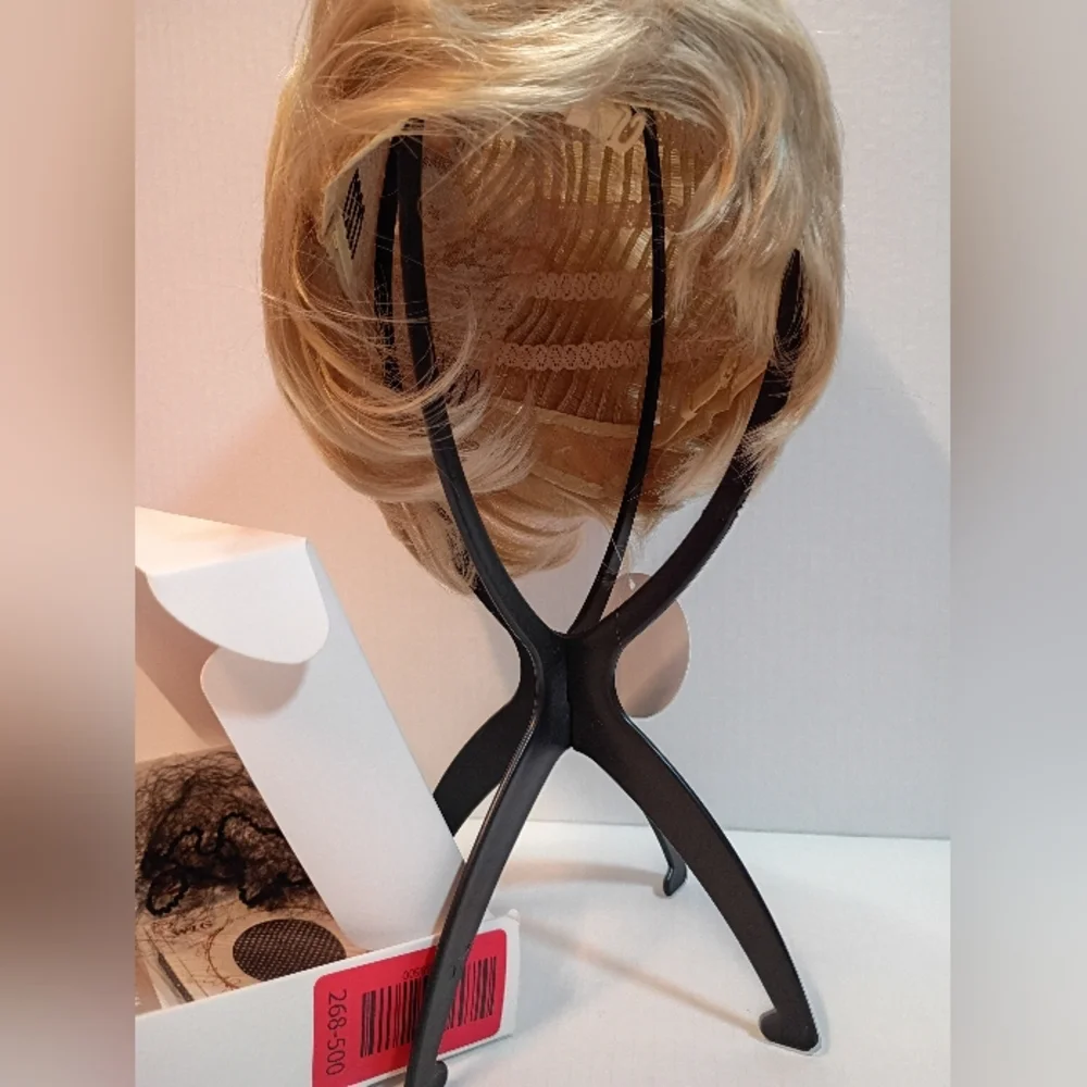 Pixie Cut Wigs Synthetic Short Blonde Pixie Haircut Wig‎ with Bangs Glueless